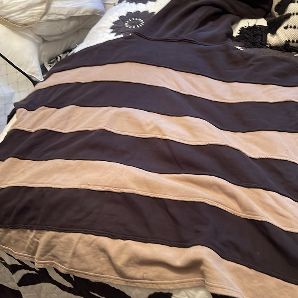 Spotted In Stripes Pullover - Picture 8 of 8